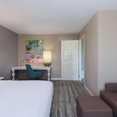 Hilton Garden Inn Сент-Чарльз Экстерьер фото