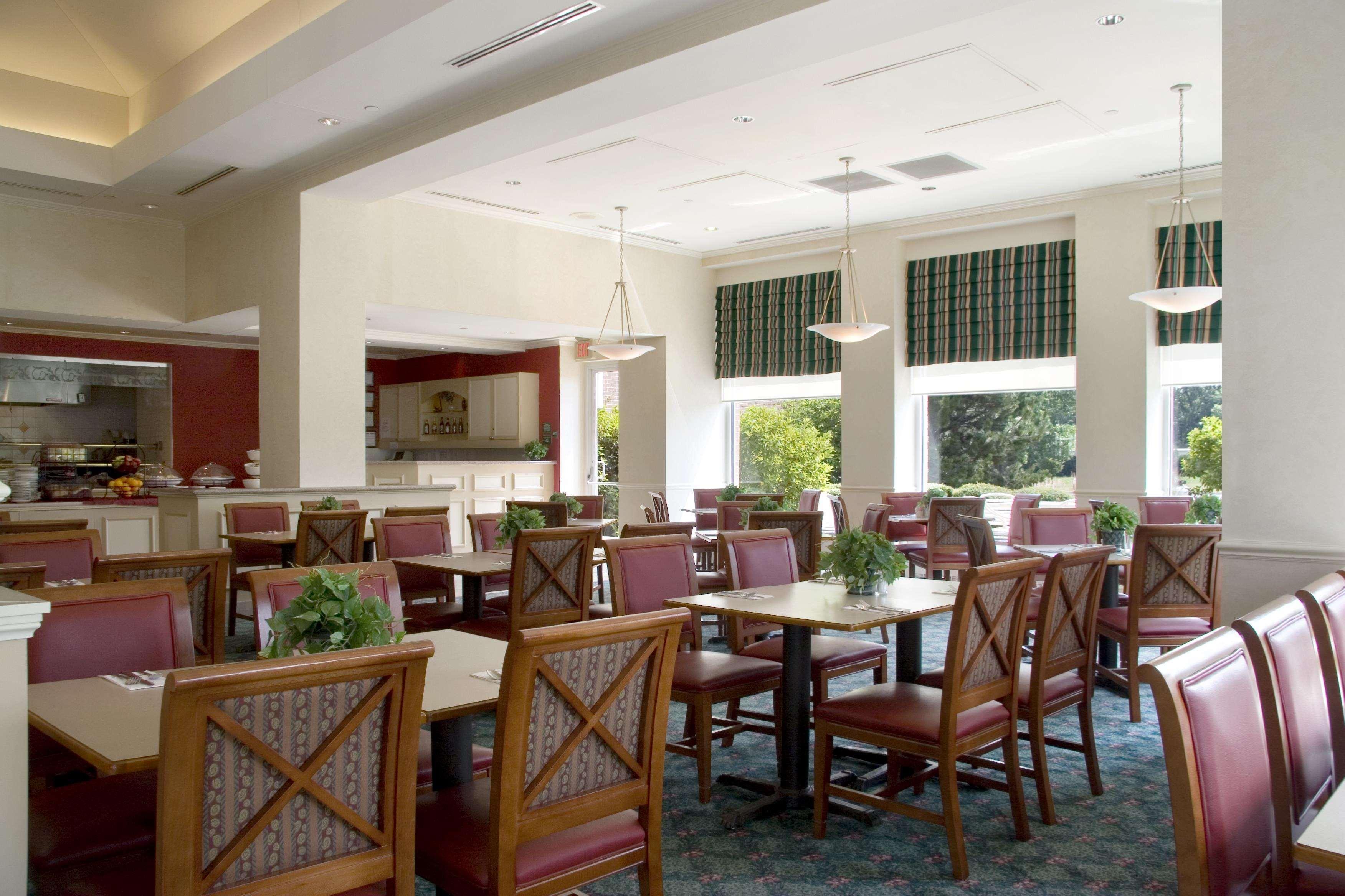 Hilton Garden Inn Сент-Чарльз Экстерьер фото