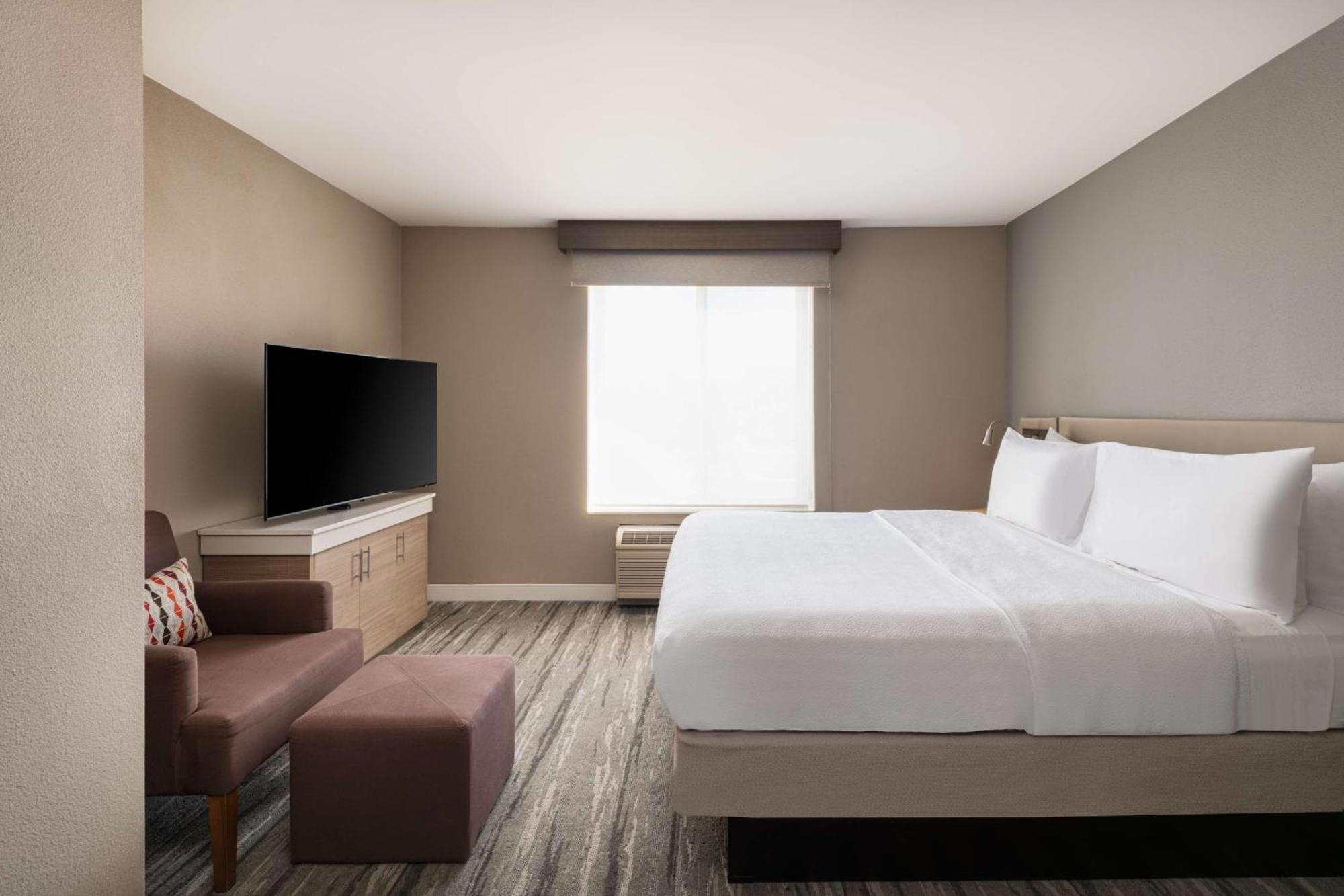 Hilton Garden Inn Сент-Чарльз Экстерьер фото