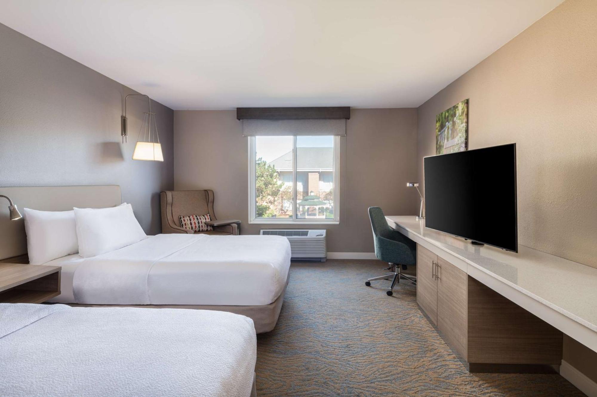 Hilton Garden Inn Сент-Чарльз Экстерьер фото