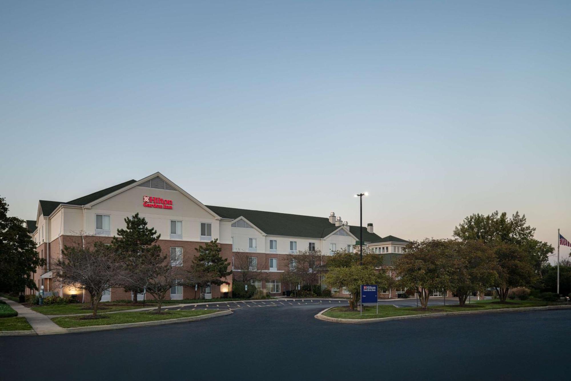 Hilton Garden Inn Сент-Чарльз Экстерьер фото