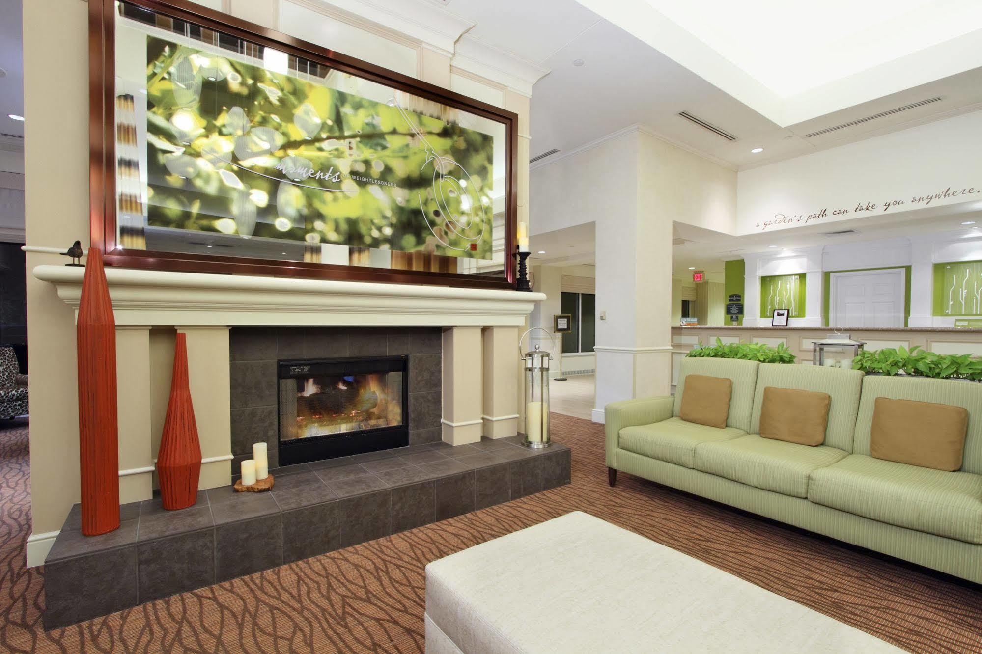 Hilton Garden Inn Сент-Чарльз Экстерьер фото
